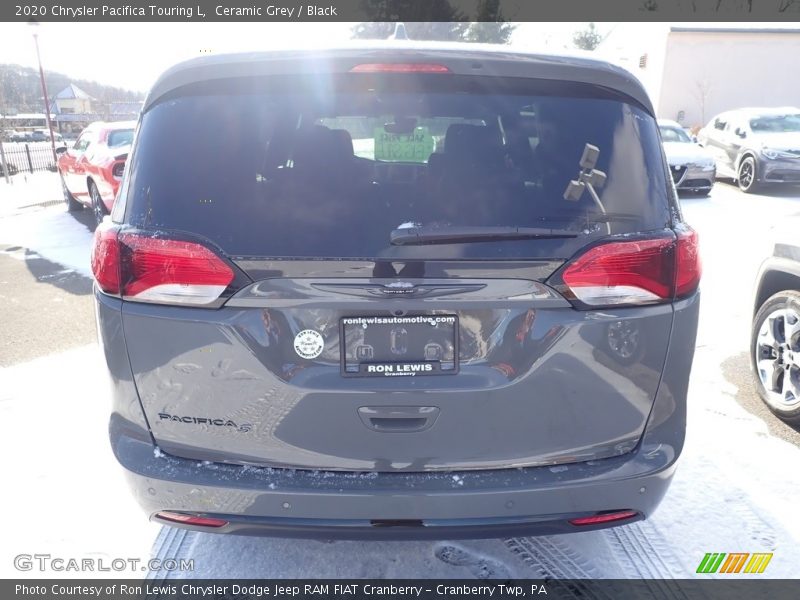 Ceramic Grey / Black 2020 Chrysler Pacifica Touring L