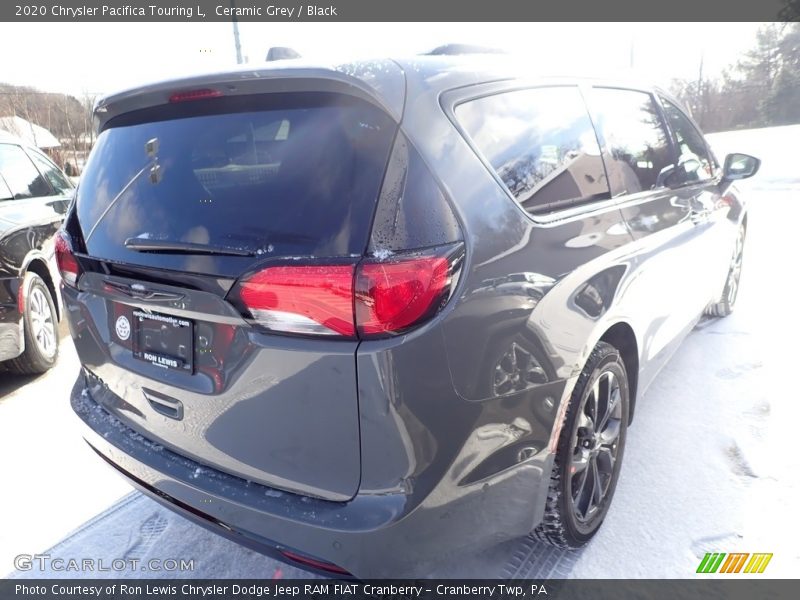 Ceramic Grey / Black 2020 Chrysler Pacifica Touring L