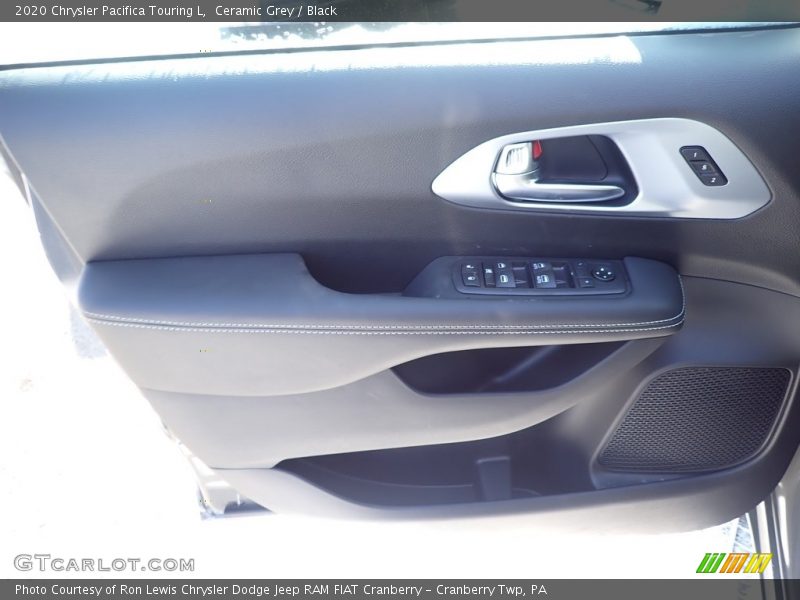 Ceramic Grey / Black 2020 Chrysler Pacifica Touring L