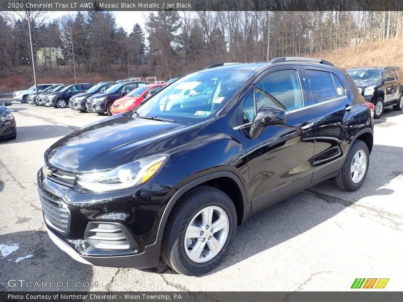 Front 3/4 View of 2020 Trax LT AWD