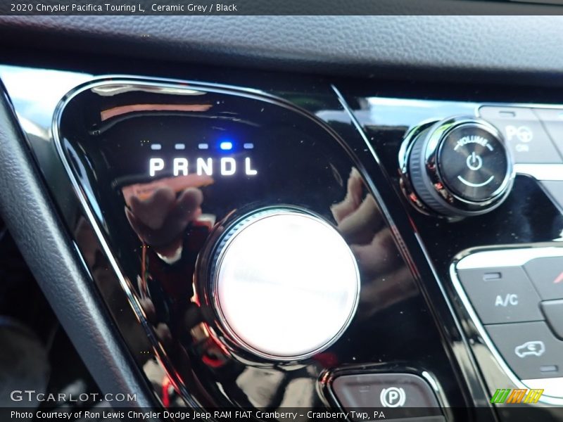  2020 Pacifica Touring L 9 Speed Automatic Shifter