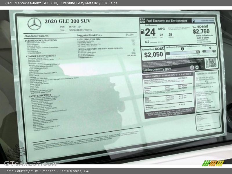 Graphite Grey Metallic / Silk Beige 2020 Mercedes-Benz GLC 300