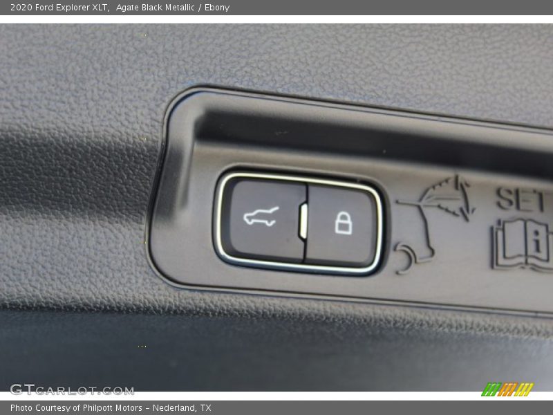 Agate Black Metallic / Ebony 2020 Ford Explorer XLT