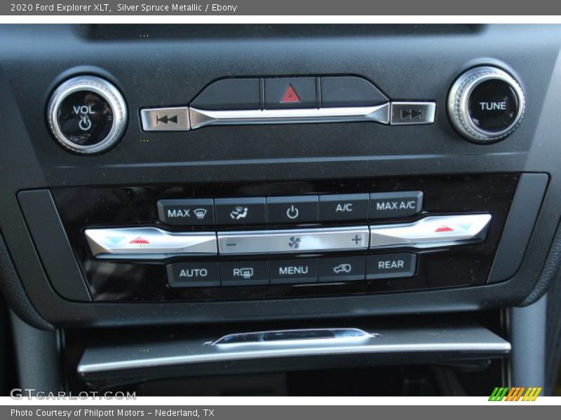 Silver Spruce Metallic / Ebony 2020 Ford Explorer XLT