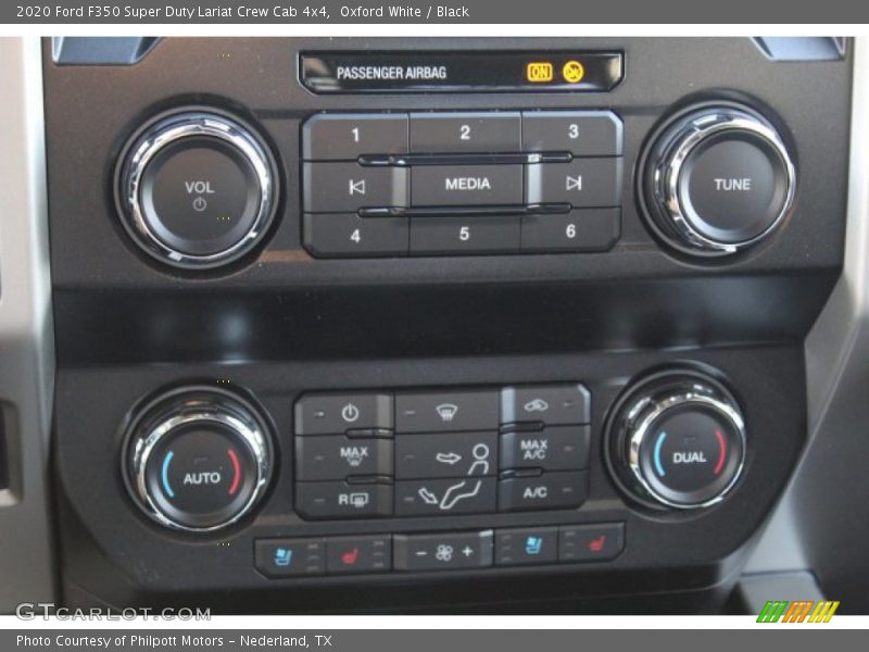 Oxford White / Black 2020 Ford F350 Super Duty Lariat Crew Cab 4x4