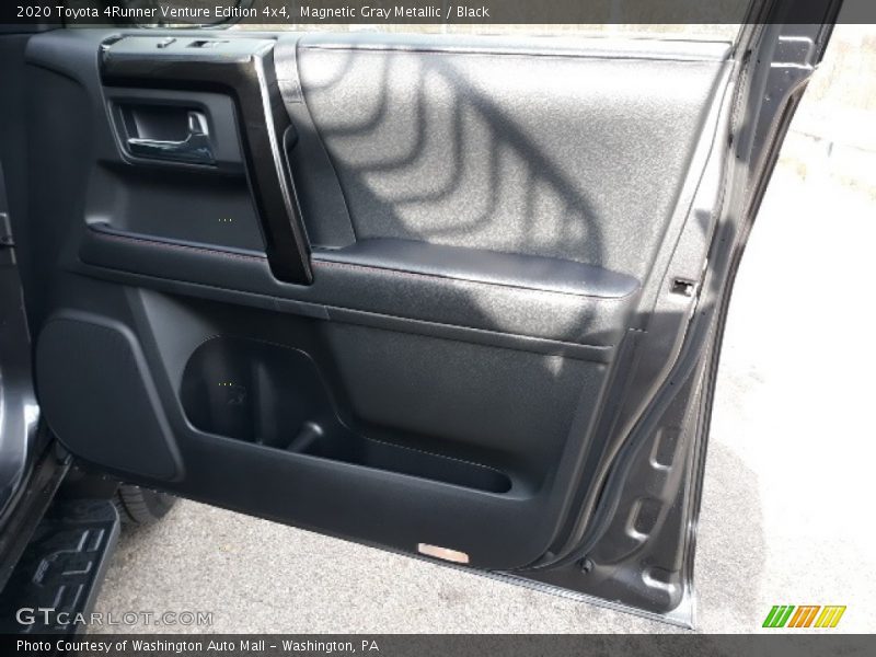 Magnetic Gray Metallic / Black 2020 Toyota 4Runner Venture Edition 4x4