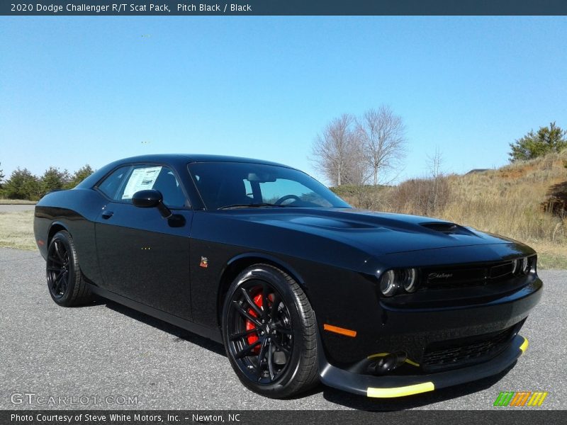 Front 3/4 View of 2020 Challenger R/T Scat Pack
