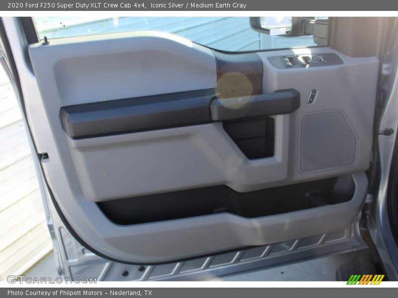 Iconic Silver / Medium Earth Gray 2020 Ford F250 Super Duty XLT Crew Cab 4x4