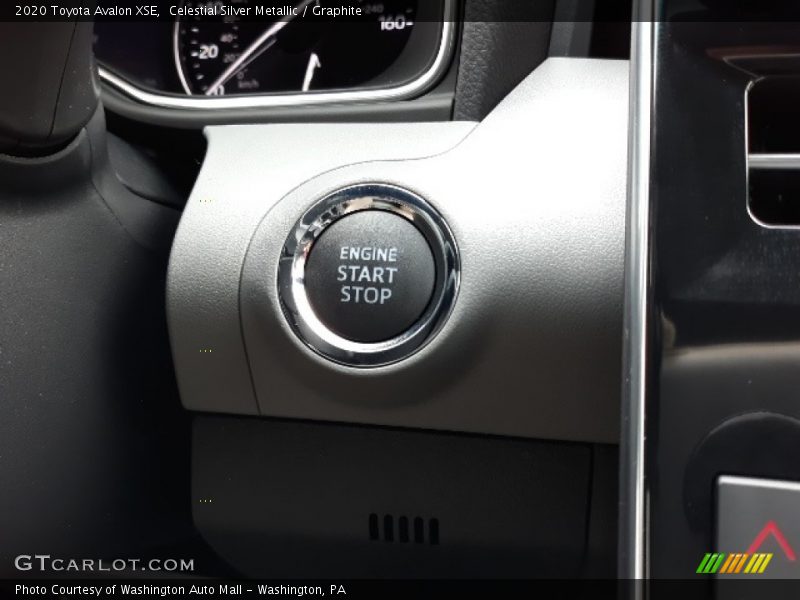 Celestial Silver Metallic / Graphite 2020 Toyota Avalon XSE