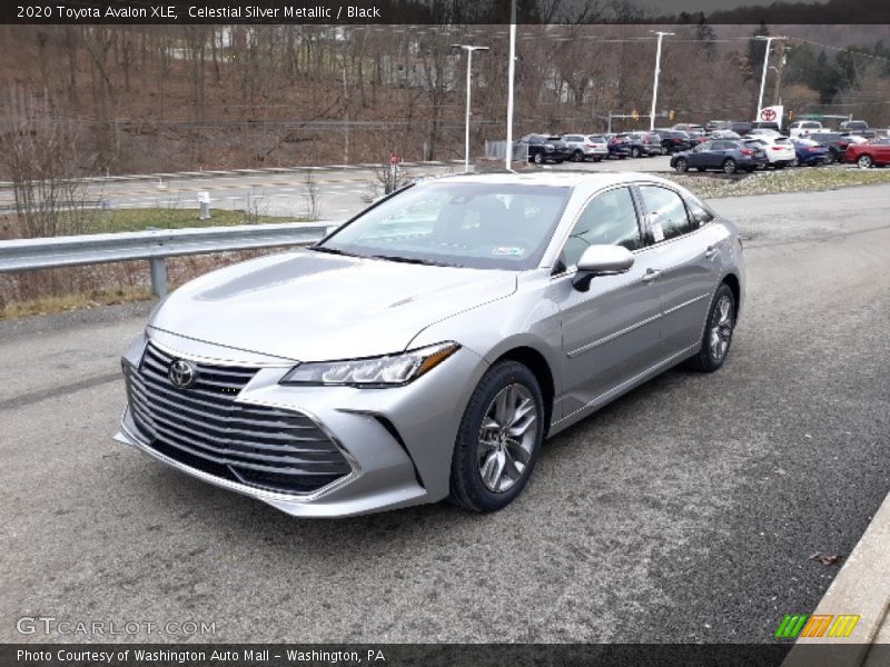 Front 3/4 View of 2020 Avalon XLE