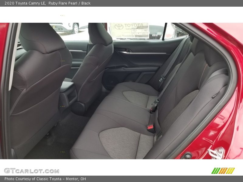 Ruby Flare Pearl / Black 2020 Toyota Camry LE