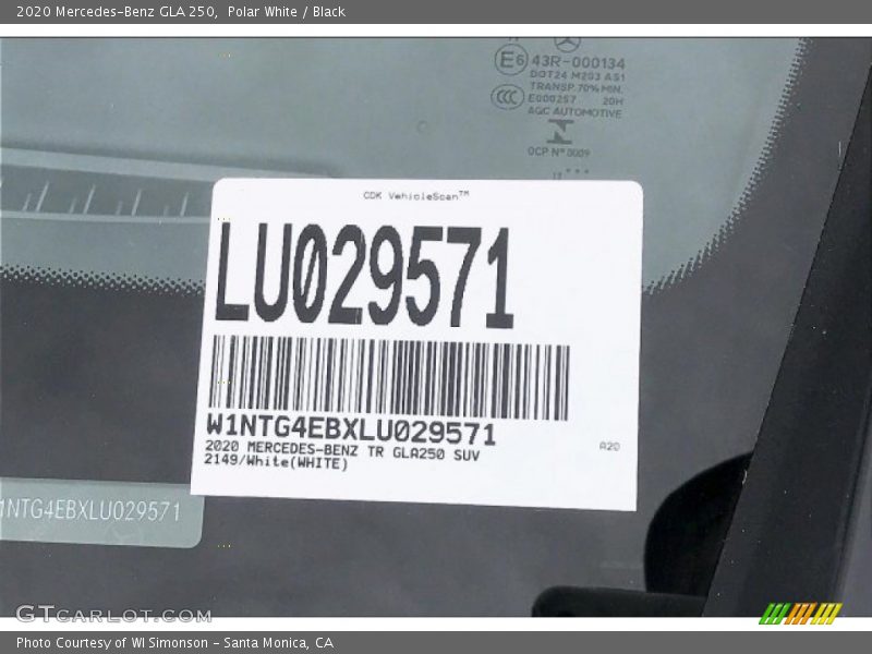 Polar White / Black 2020 Mercedes-Benz GLA 250