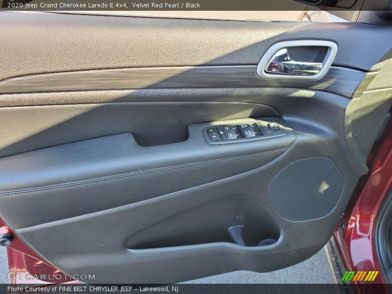 Velvet Red Pearl / Black 2020 Jeep Grand Cherokee Laredo E 4x4