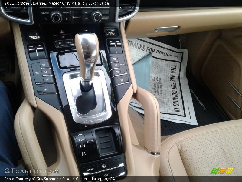 Meteor Grey Metallic / Luxor Beige 2011 Porsche Cayenne