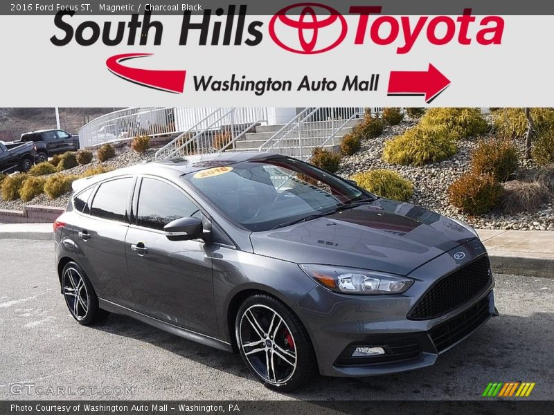 Magnetic / Charcoal Black 2016 Ford Focus ST