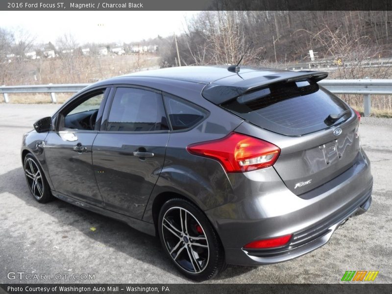 Magnetic / Charcoal Black 2016 Ford Focus ST