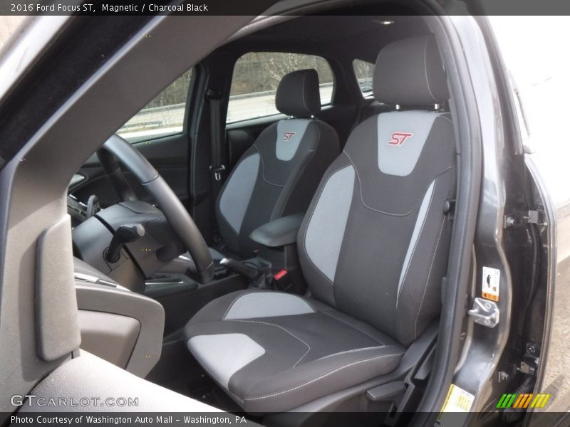 Magnetic / Charcoal Black 2016 Ford Focus ST