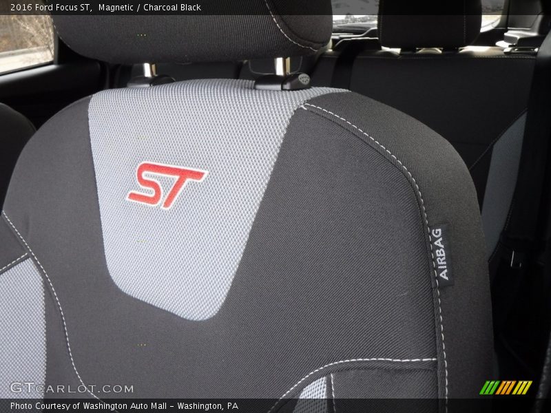 Magnetic / Charcoal Black 2016 Ford Focus ST