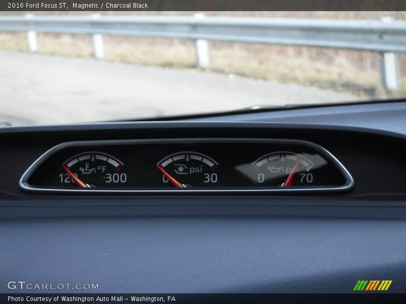 Magnetic / Charcoal Black 2016 Ford Focus ST