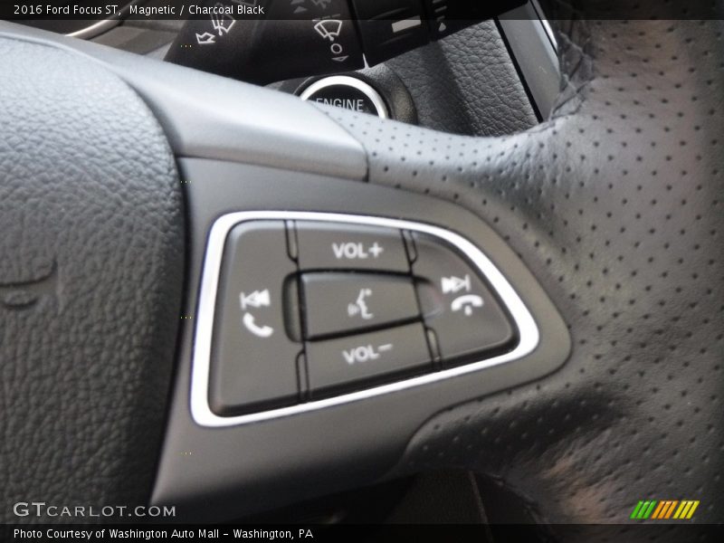 Magnetic / Charcoal Black 2016 Ford Focus ST