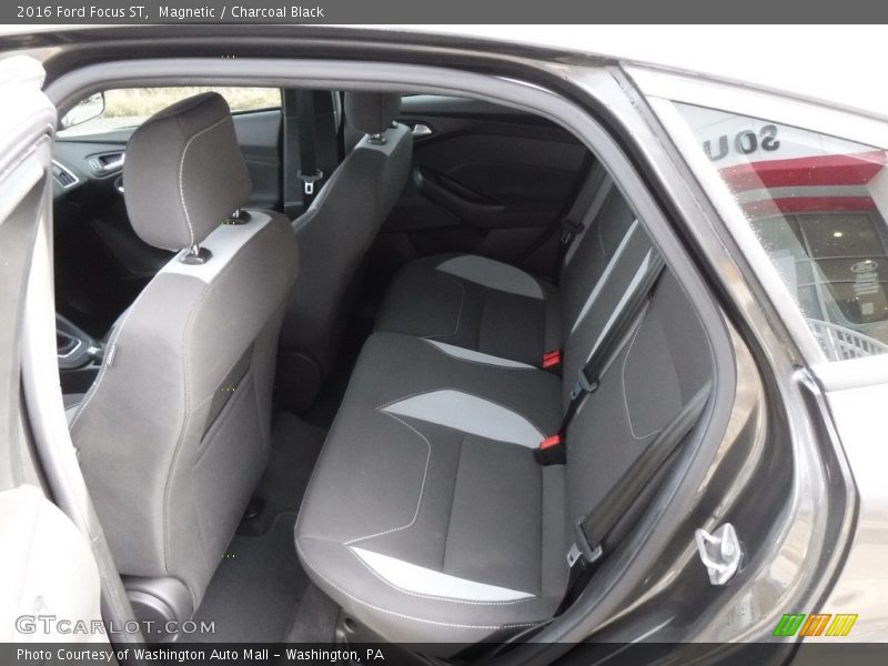 Magnetic / Charcoal Black 2016 Ford Focus ST
