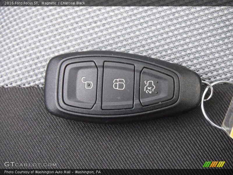 Magnetic / Charcoal Black 2016 Ford Focus ST