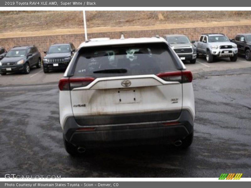 Super White / Black 2019 Toyota RAV4 XLE AWD