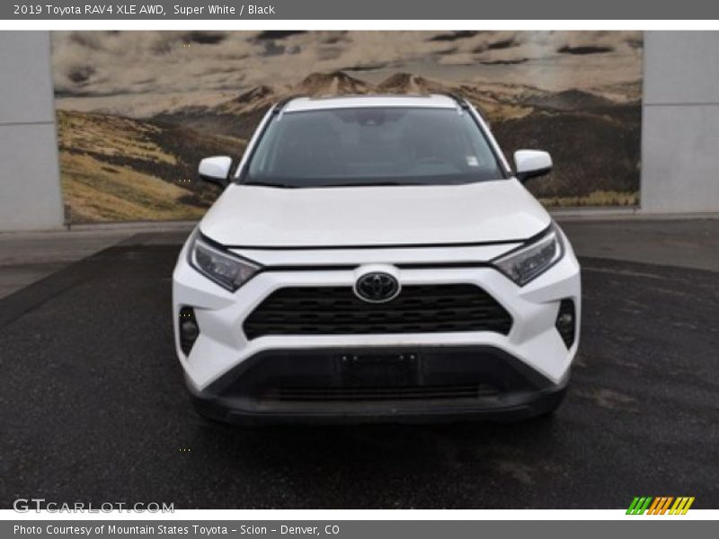 Super White / Black 2019 Toyota RAV4 XLE AWD