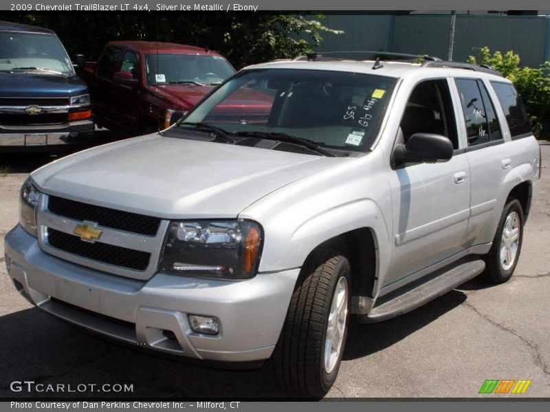 Silver Ice Metallic / Ebony 2009 Chevrolet TrailBlazer LT 4x4