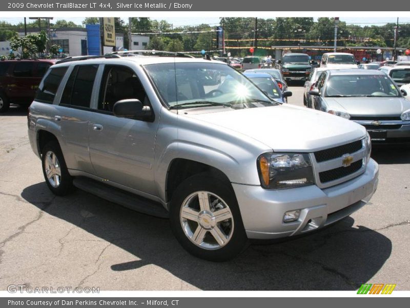 Silver Ice Metallic / Ebony 2009 Chevrolet TrailBlazer LT 4x4