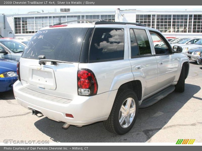 Silver Ice Metallic / Ebony 2009 Chevrolet TrailBlazer LT 4x4