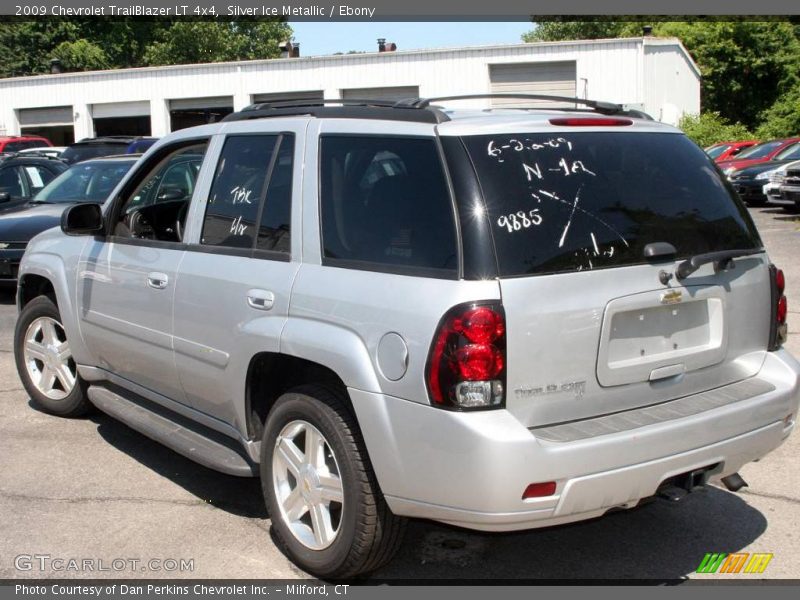 Silver Ice Metallic / Ebony 2009 Chevrolet TrailBlazer LT 4x4