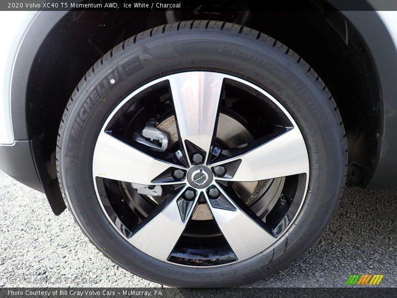 Ice White / Charcoal 2020 Volvo XC40 T5 Momentum AWD