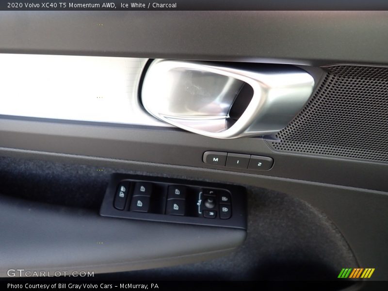 Ice White / Charcoal 2020 Volvo XC40 T5 Momentum AWD