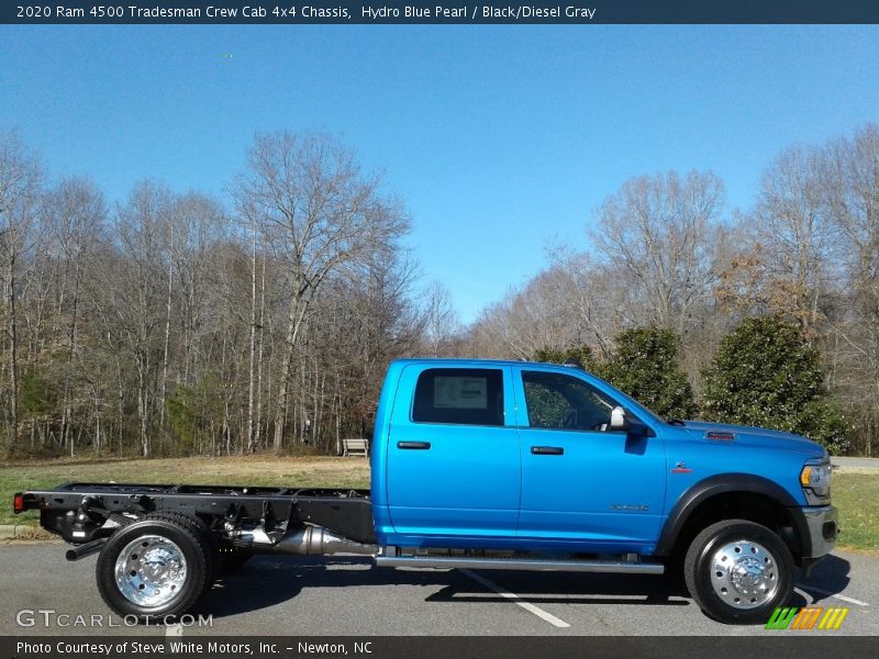  2020 4500 Tradesman Crew Cab 4x4 Chassis Hydro Blue Pearl