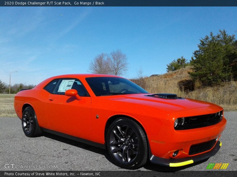 Front 3/4 View of 2020 Challenger R/T Scat Pack