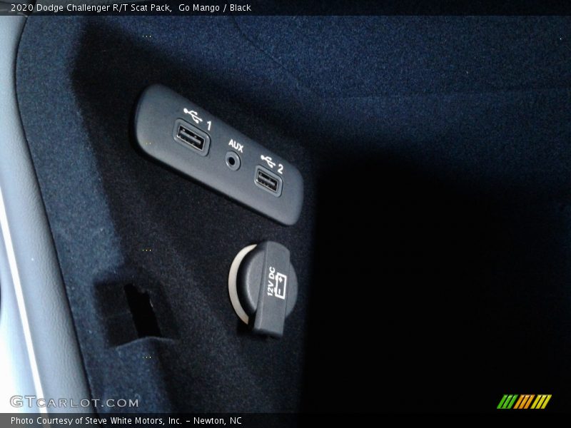 Go Mango / Black 2020 Dodge Challenger R/T Scat Pack