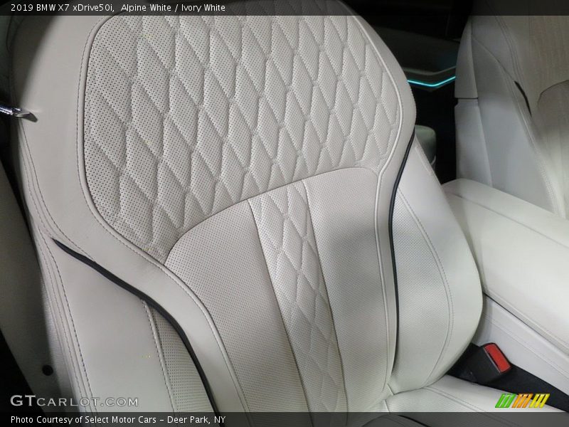 Front Seat of 2019 X7 xDrive50i