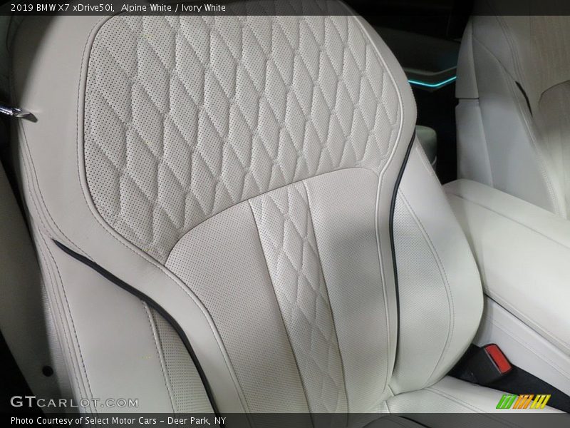 Front Seat of 2019 X7 xDrive50i