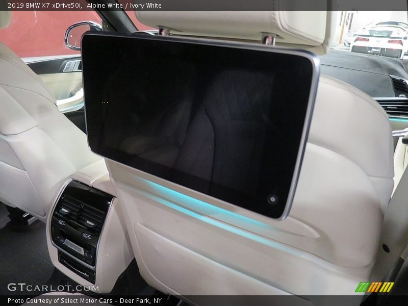 Entertainment System of 2019 X7 xDrive50i