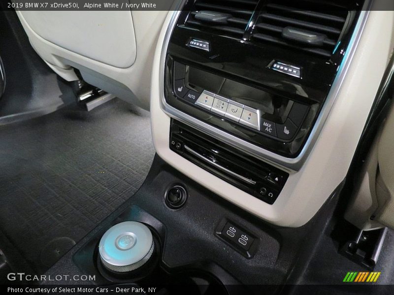 Alpine White / Ivory White 2019 BMW X7 xDrive50i