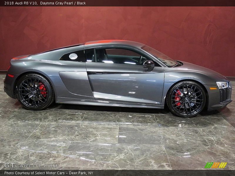  2018 R8 V10 Daytona Gray Pearl