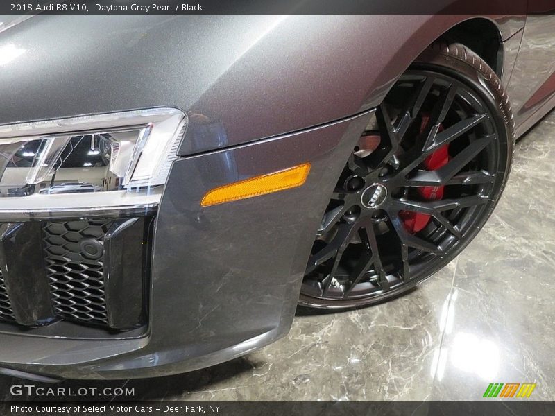 Daytona Gray Pearl / Black 2018 Audi R8 V10