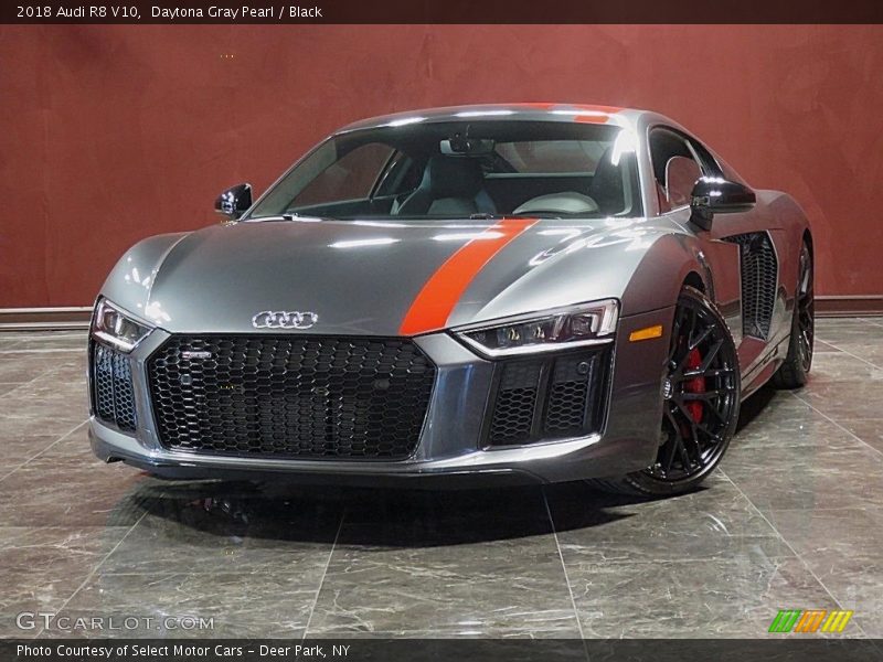 Daytona Gray Pearl / Black 2018 Audi R8 V10