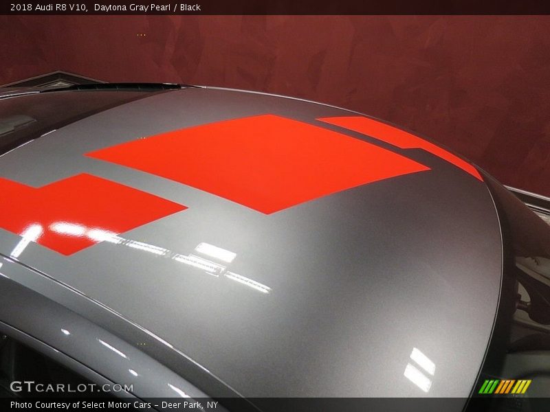 Daytona Gray Pearl / Black 2018 Audi R8 V10