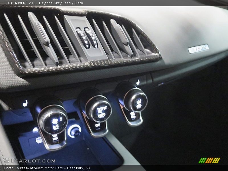 Daytona Gray Pearl / Black 2018 Audi R8 V10