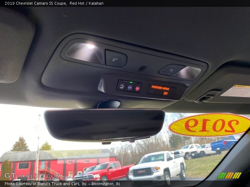 Red Hot / Kalahari 2019 Chevrolet Camaro SS Coupe