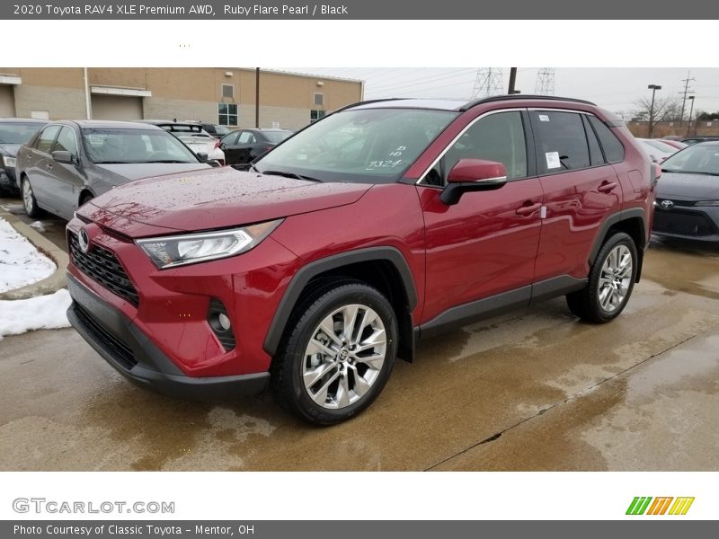 Front 3/4 View of 2020 RAV4 XLE Premium AWD