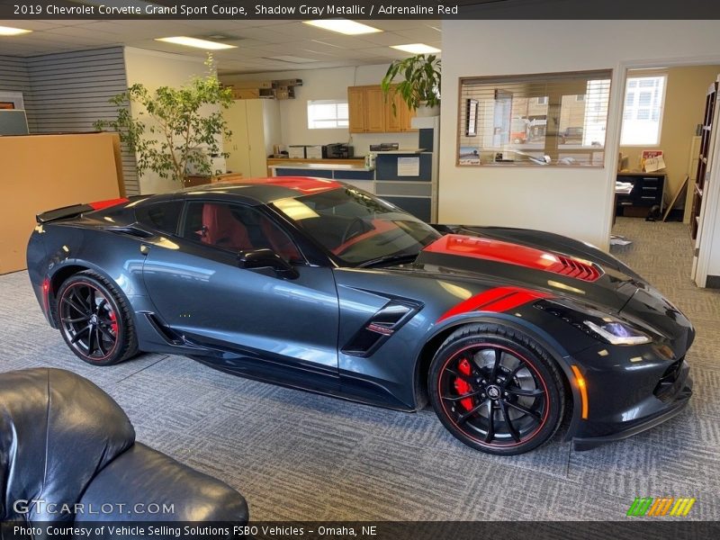 Shadow Gray Metallic / Adrenaline Red 2019 Chevrolet Corvette Grand Sport Coupe