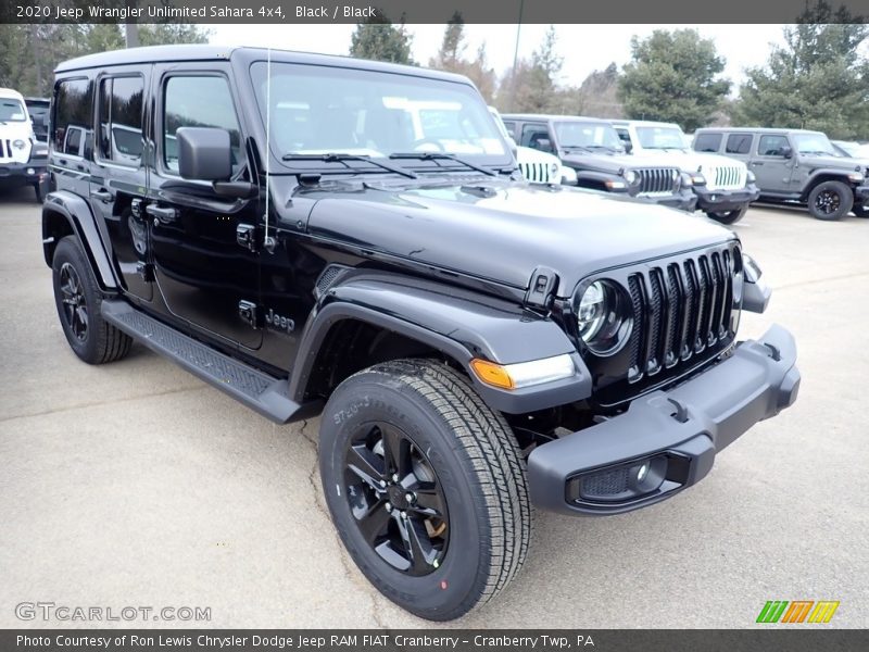 Front 3/4 View of 2020 Wrangler Unlimited Sahara 4x4